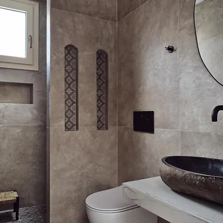 Uvetta * Makhairádhon