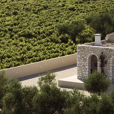 Uvetta Makhairádhon